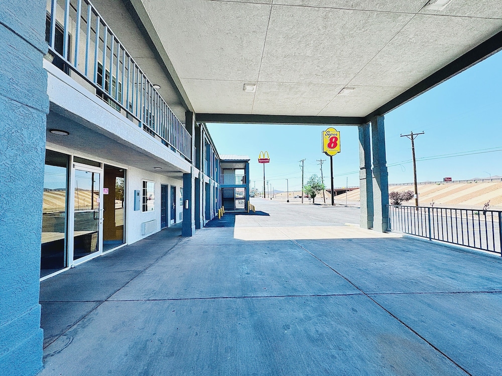 Super 8 by Wyndham Van Horn - photo 38