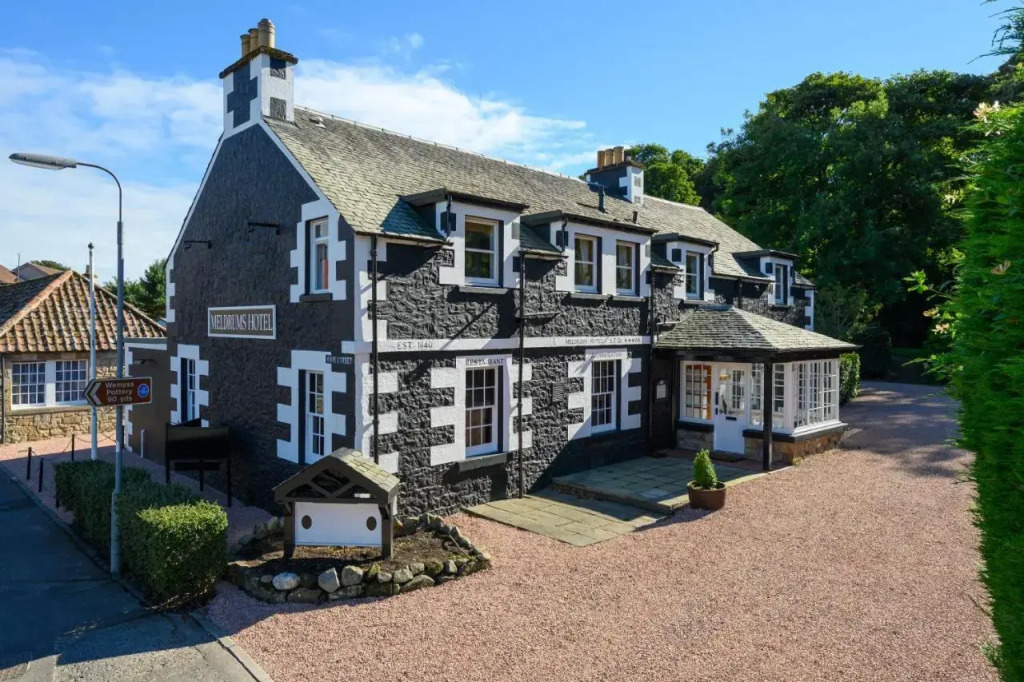 Meldrums Apartments — 4-Star Luxury Hotel in Cupar, United Kingdom