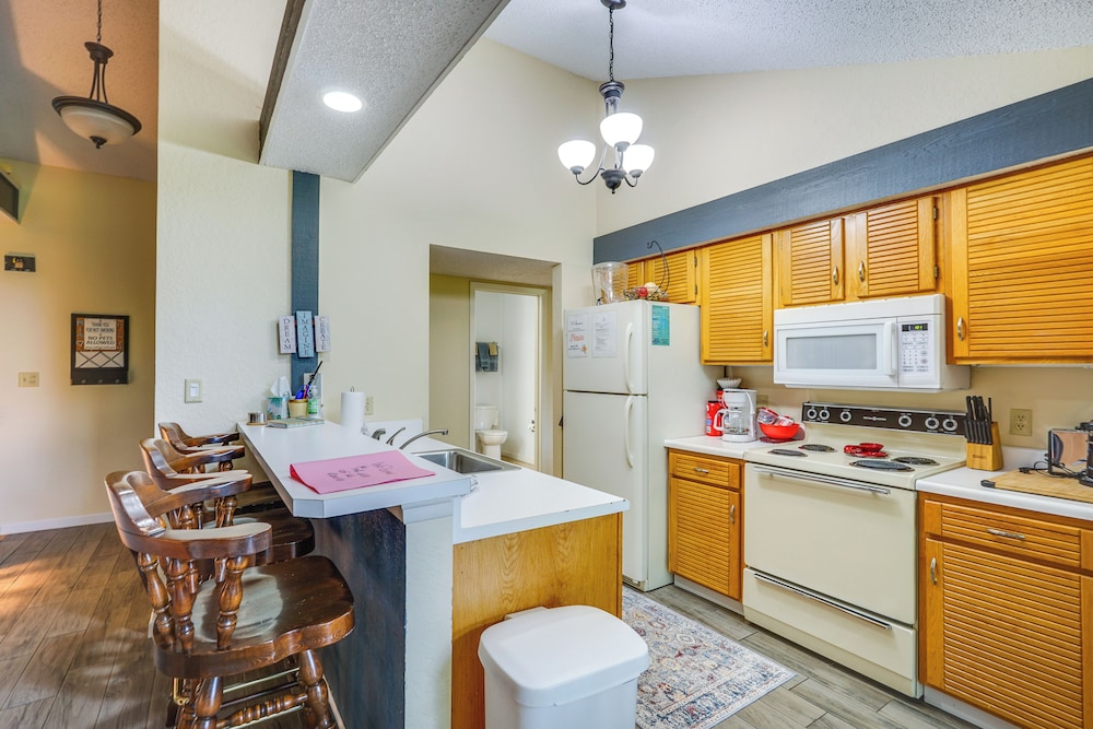 1 Mi to Margaritaville Resort: Cottage w Fire Pit - photo 9