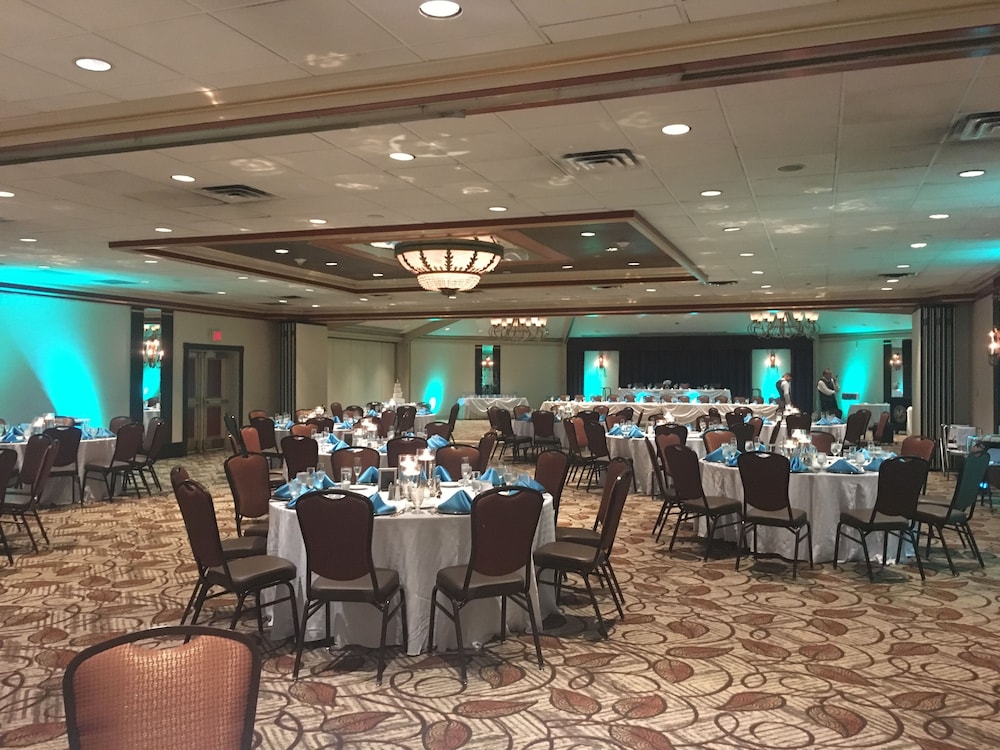 SureStay Plus Hotel by Best Western Lehigh Valley - photo 30