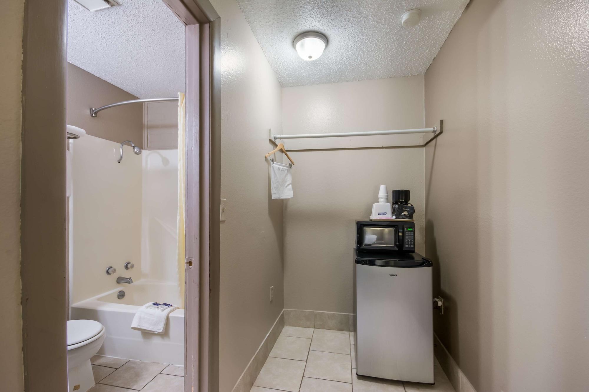 Americas Best Value Inn Woodward at 8th St - photo 30