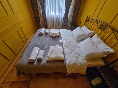 Top Floor Apartment Balcony in sololaki Room 25