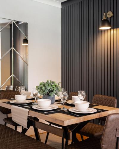 Large Luxury Solihull 5 Bedroom House The Residence Close to NEC Sleeps 9 — 4-Star Luxury Hotel in Solihull, United Kingdom