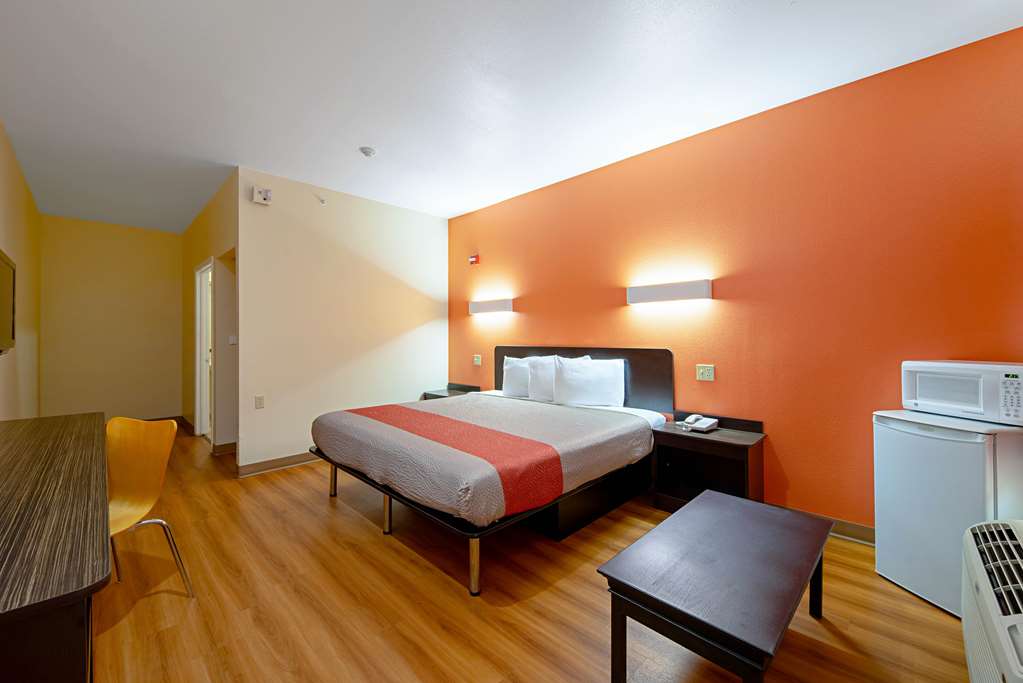 Motel 6 Rhome TX - photo 9