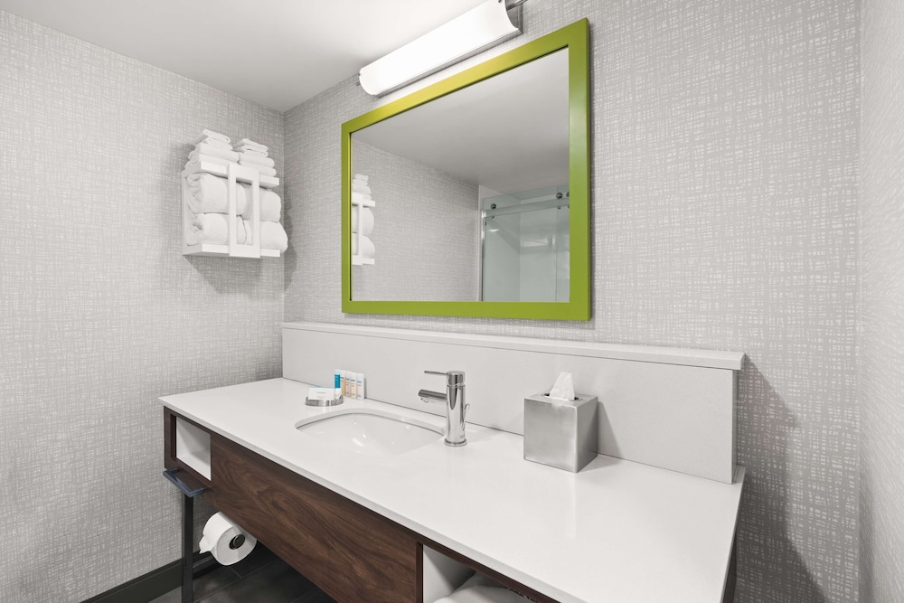 Hampton Inn Seekonk - photo 19