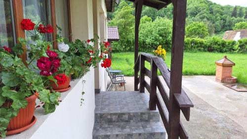 La Numarul 100 Namaesti pet-friendly hotel Valea Mare Pravat