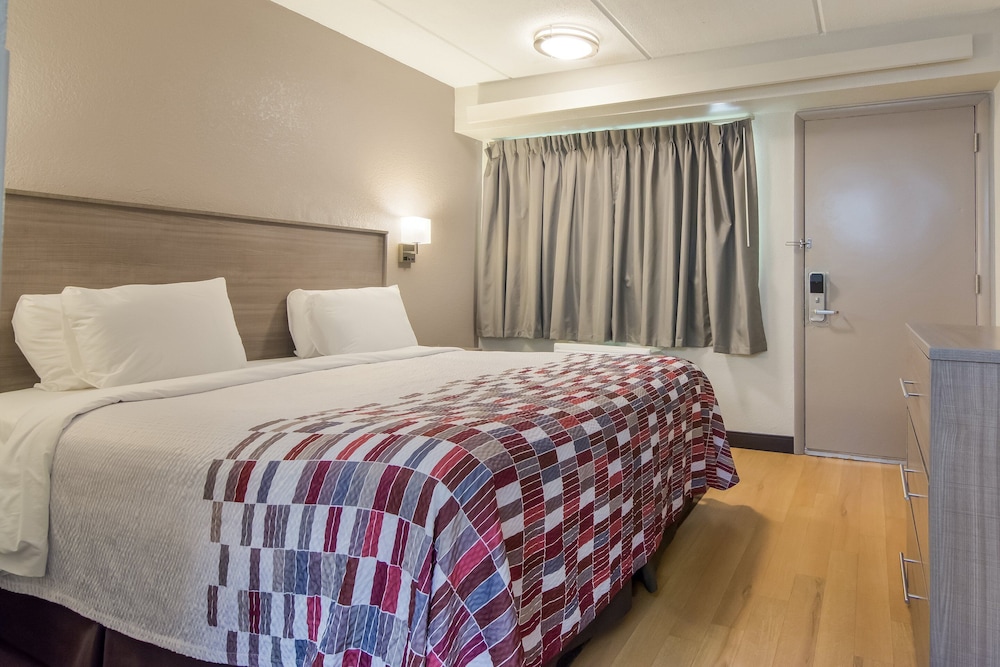 Red Roof Inn Durham Triangle Park - photo 19