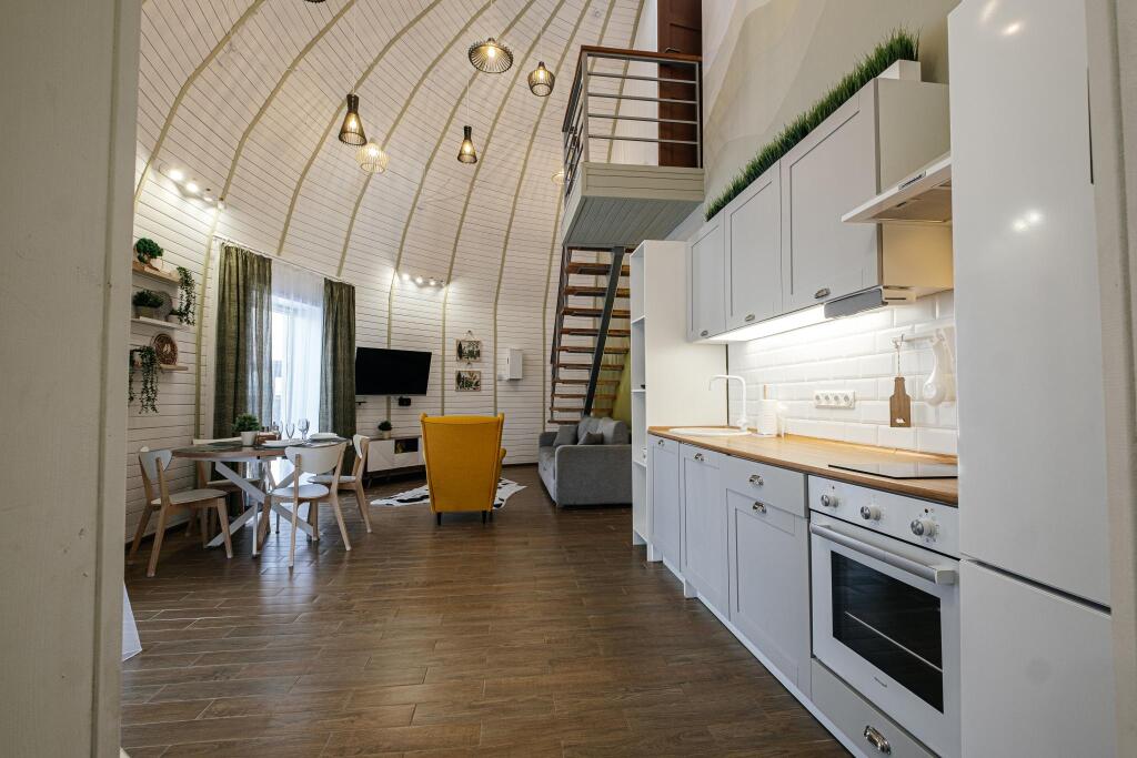 Circumnavigation Of The Chalet 22299703 — Benoy Yurt