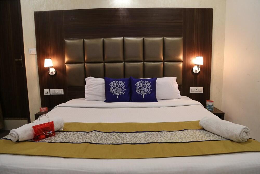Oyo 1344 Hotel Waves - carbon neutral hotel in Sector