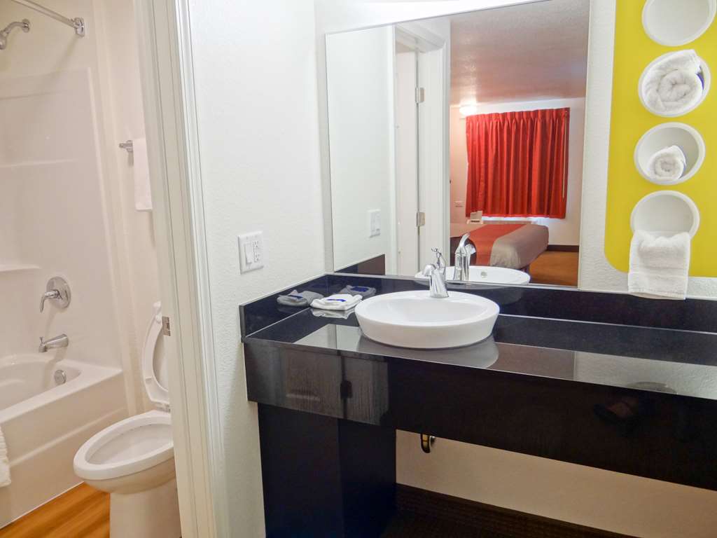 Motel 6 Erie PA - photo 25