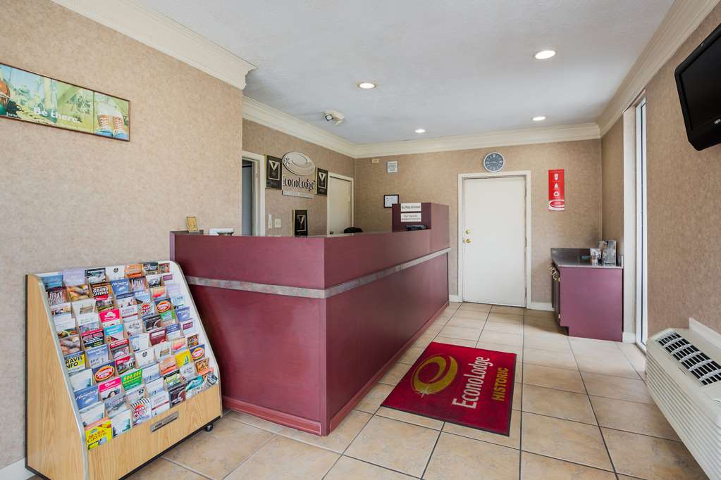 Econo Lodge Williamsburg Historic Area - photo 4