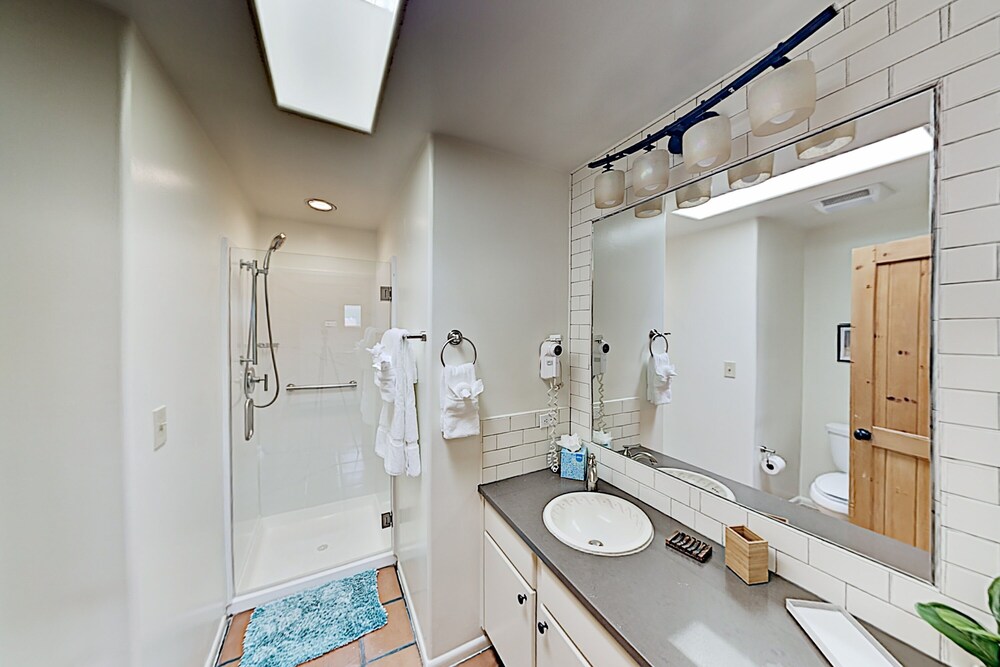 Zona Rosa Suites - photo 19