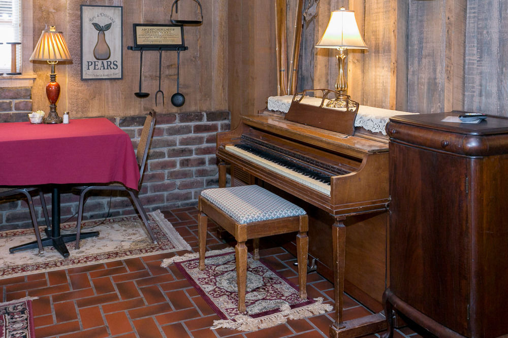 Zuber's Homestead Hotel - photo 28