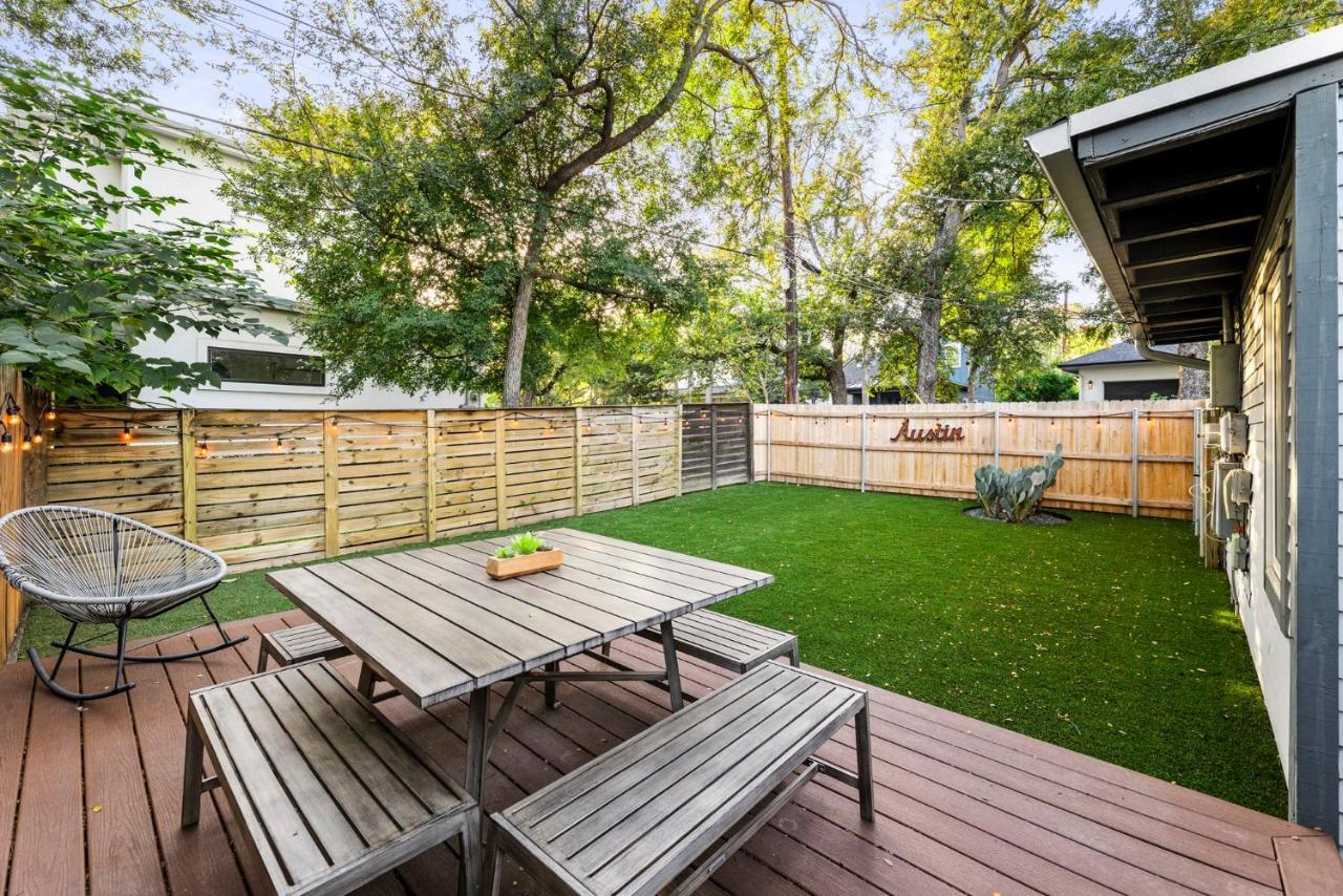 Mid century home in Zilker with a backyard — 4-Star Luxury Hotel in Austin, United States