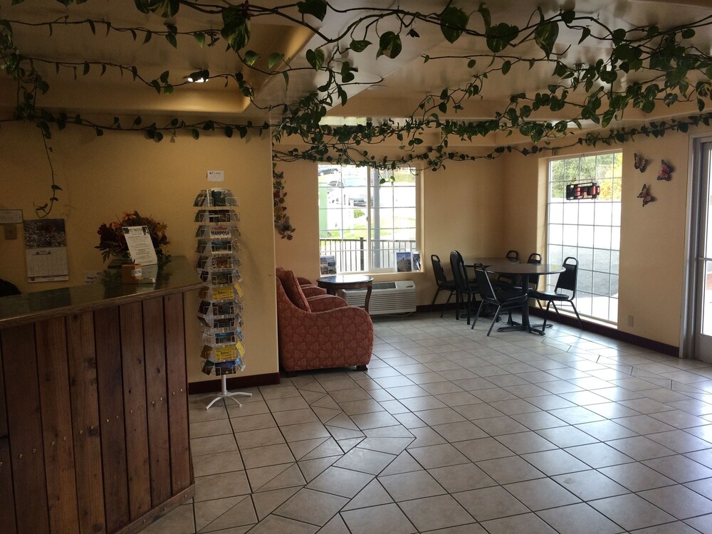 The Monarch Inn - photo 3