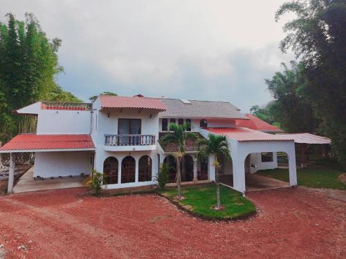 Finca Pata Jaguar — 4-Star Luxury Hotel in Hueytamalco, Mexico
