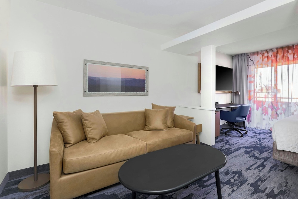 Fairfield Inn & Suites by Marriott San Jose Airport - photo 7