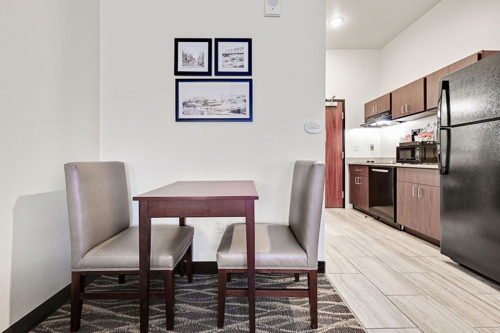 Cobblestone Hotel & Suites Mosinee - photo 17