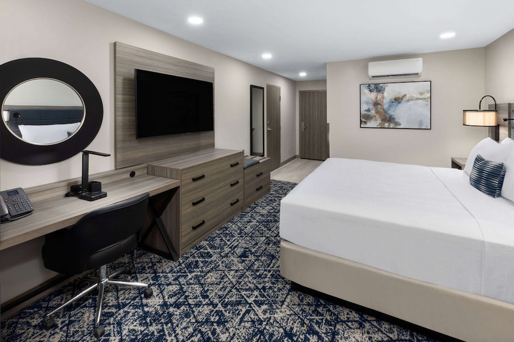 Wyndham DFW Airport - photo 8