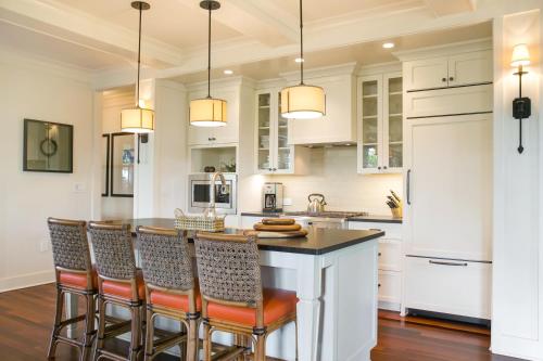 Spacious 3 Bed 3.5 Bath Cottage in Poipu — 4-Star Luxury Hotel in Koloa, United States