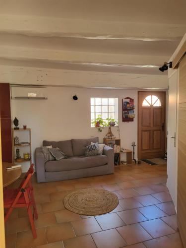 Studio a Deux Pas du Village in Ceyreste, France