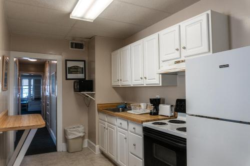The Admiral Hotel Motel - photo 133