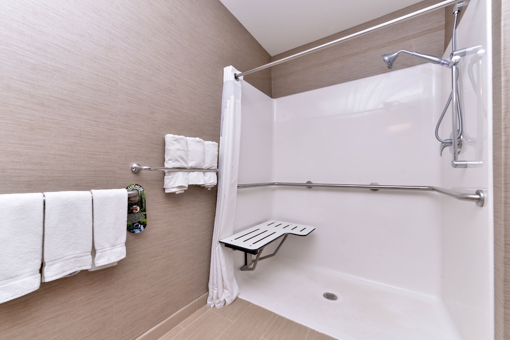 Holiday Inn Express St. Louis West O'Fallon by IHG - photo 37