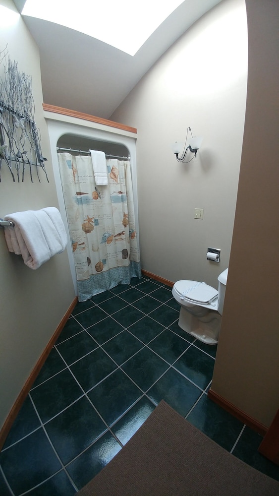 Snug Harbor Inn - photo 96
