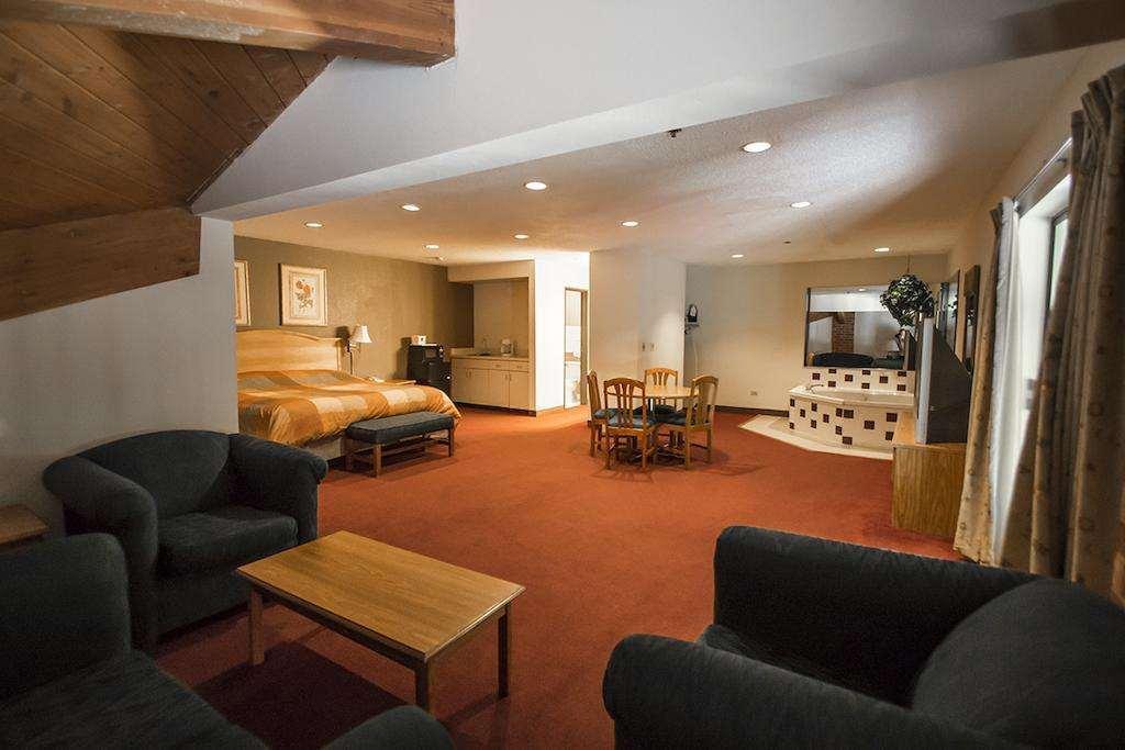 Baymont by Wyndham Harvard - photo 8
