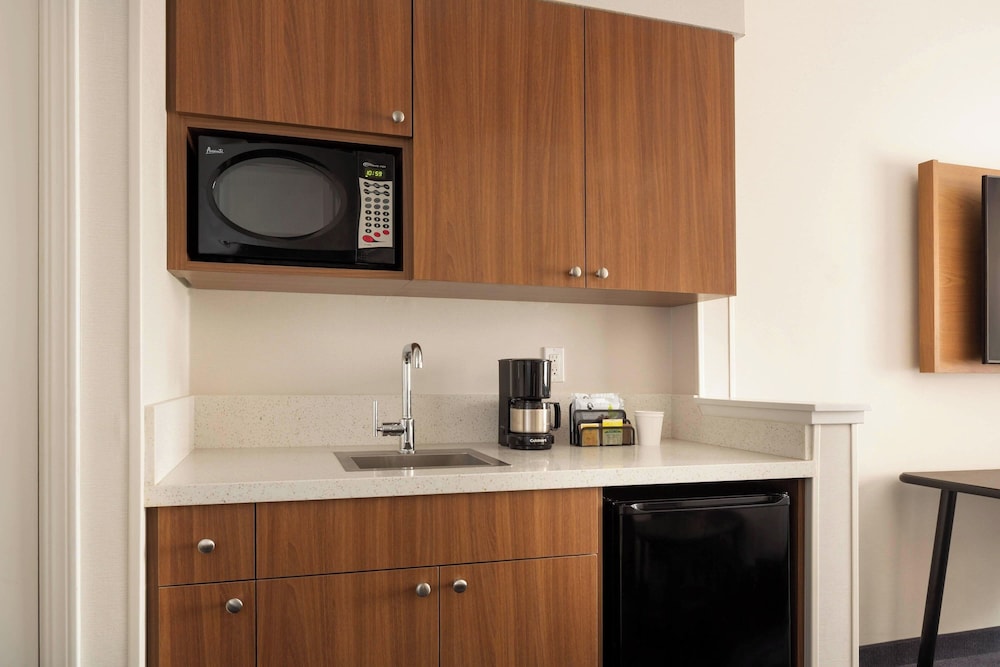 Fairfield Inn & Suites by Marriott Napa American Canyon - photo 11