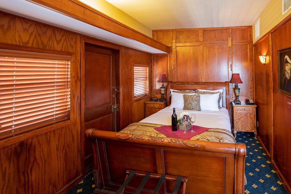 Delta King Hotel - photo 21