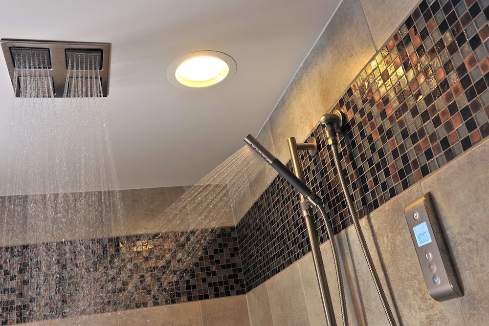 Embassy Suites Hotel Des Moines Downtown - photo 28