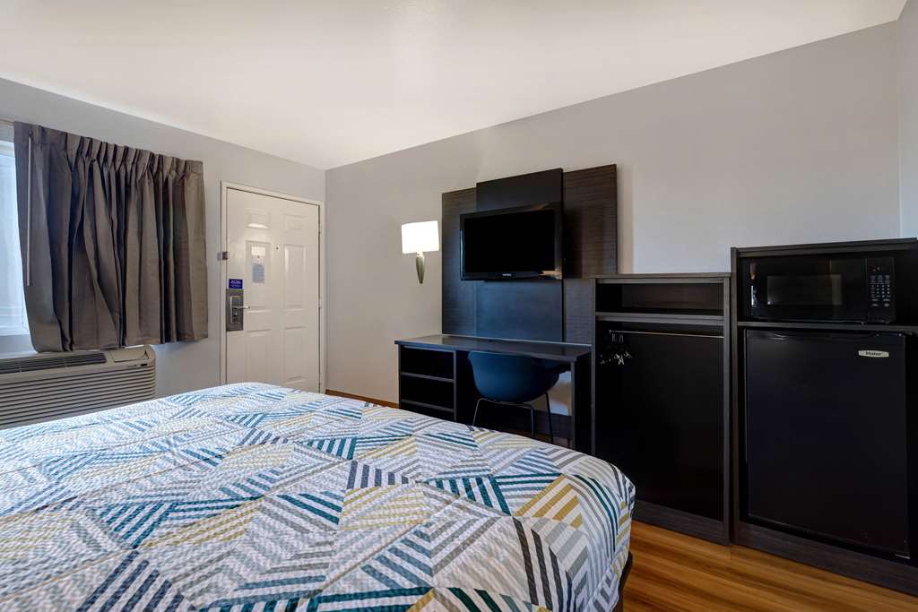 Motel 6 Buttonwillow CA Central - photo 8