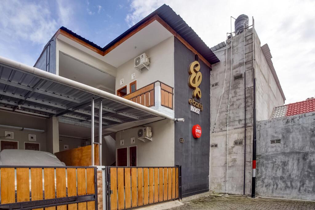OYO 90174 E.barly Syariah - last minute hotel in Depok