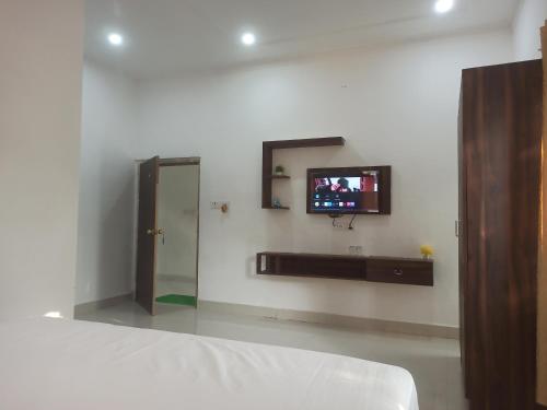 Abhiram Homestay — 4-Star Luxury Hotel in Khajuraho Group Of Monuments, India