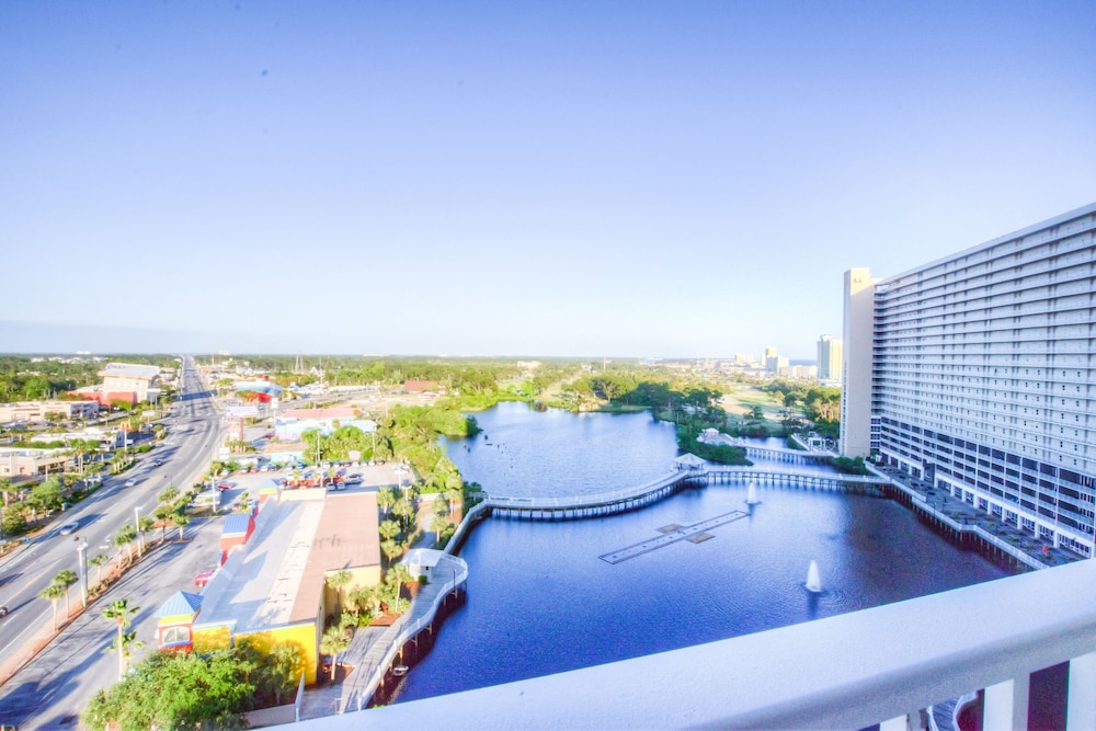 Laketown Wharf Resort by Aneliya's Rentals - photo 704