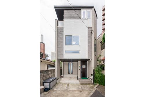 Ikebukuro Shopping Street 3BR — 4-Star Luxury Hotel in Tokyo, Japan