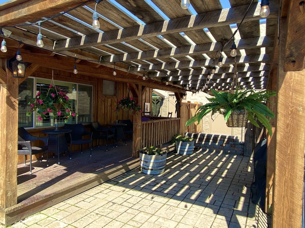 Holiday Motel and RV Park - photo 30