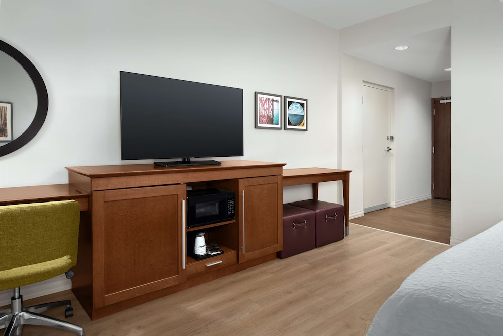 Hampton Inn & Suites Orangeburg - photo 17