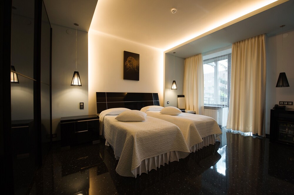 Mona Boutique Hote — Lobnya — photo 5