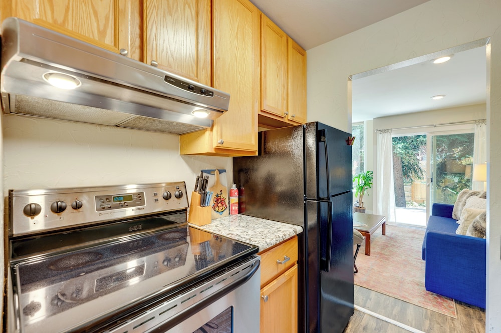 Beautiful Boulder Townhome Walk To Cu And Pearl St 19222074 — Boulder