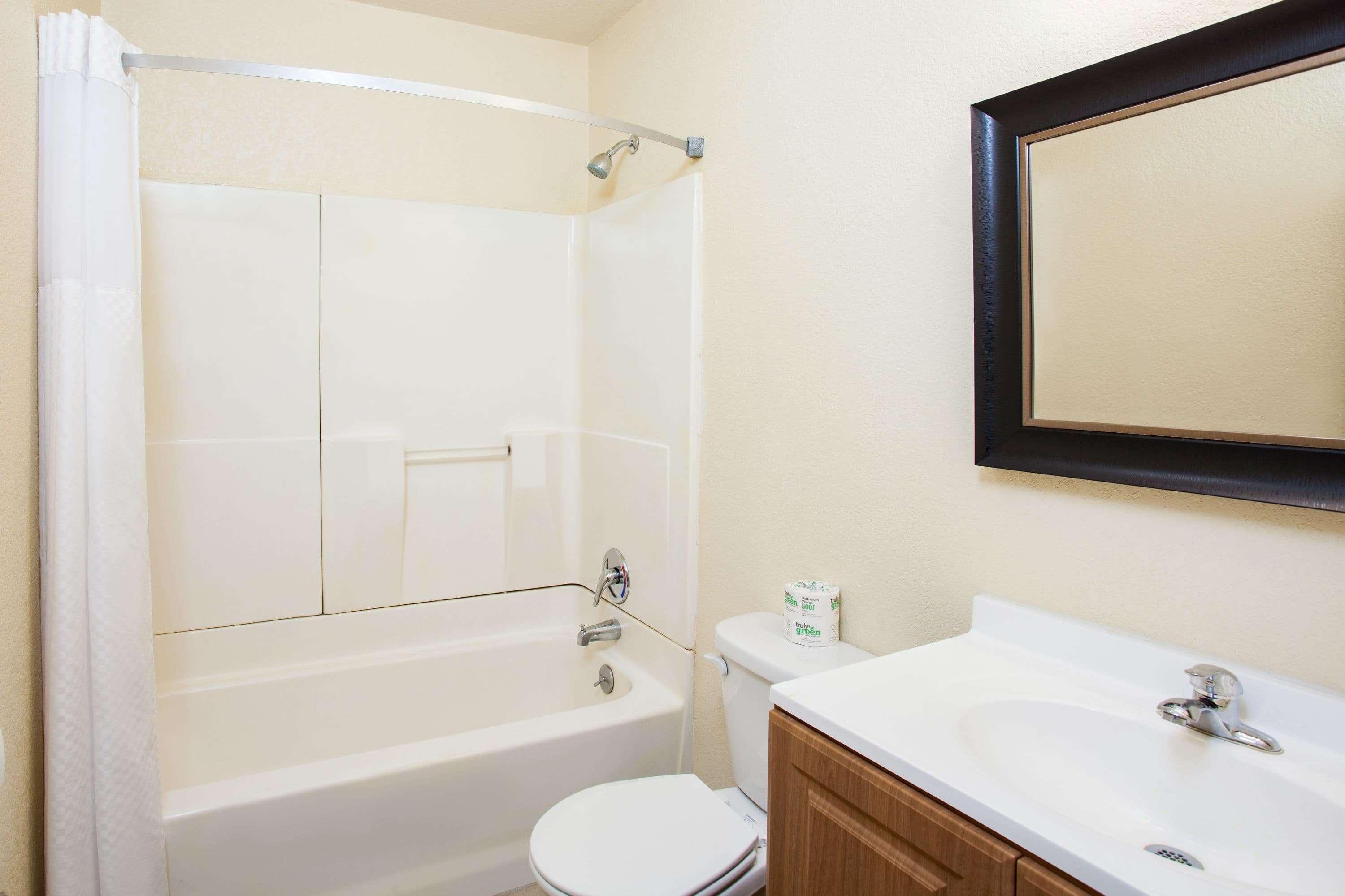 Travelodge by Wyndham Fresno Yosemite Area - photo 20