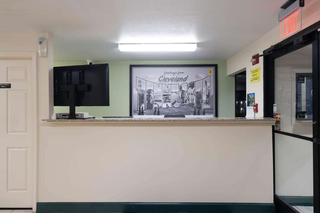 Super 8 by Wyndham Cleveland - photo 6