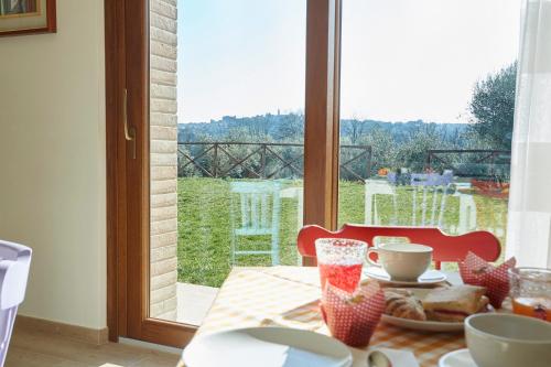 Agriturismo Nido delle Rondini — 4-Star Luxury Hotel in Macerata, Italy