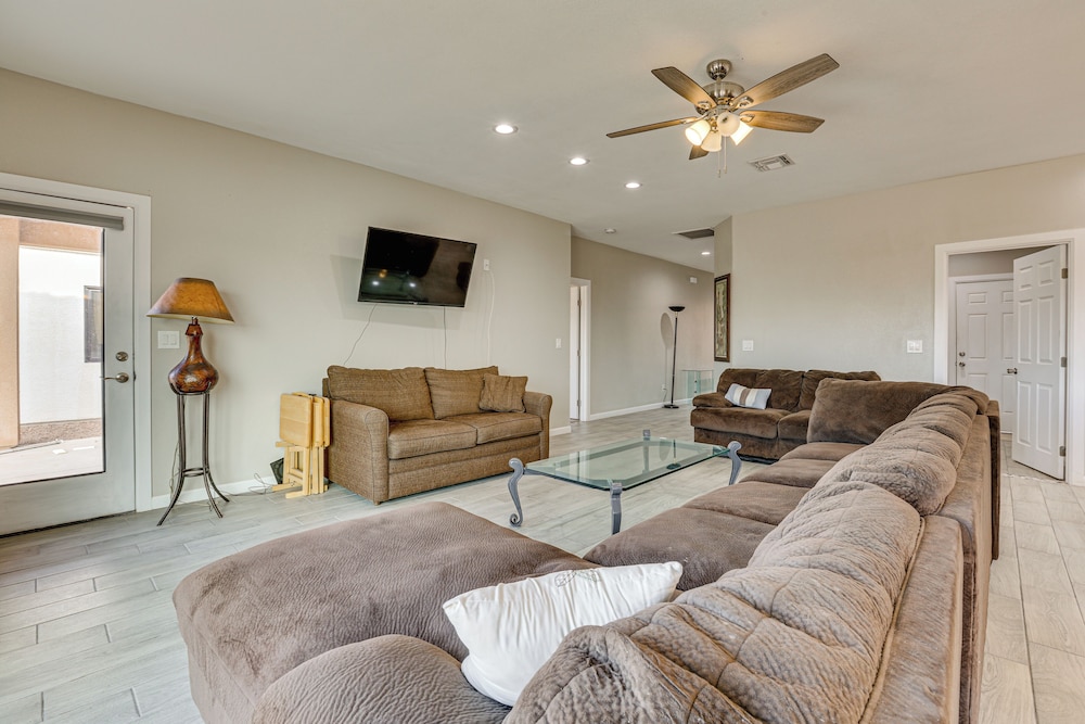 7 Mi To Golf Mtn View Retreat In Bullhead City — Bridgehampton
