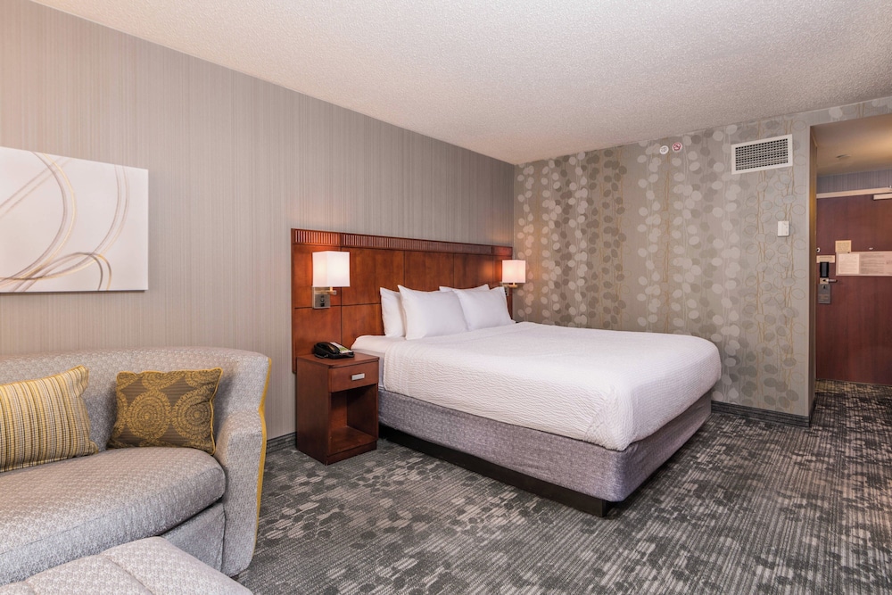 Courtyard by Marriott Newark University of Delaware - photo 13