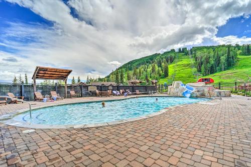 Durango Resort Condo with Balcony and Mtn Views in Durango, United States
