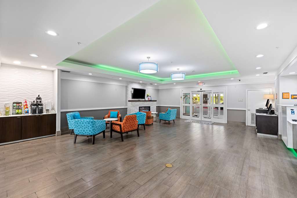 La Quinta Inn & Suites by Wyndham Raymondville - photo 13
