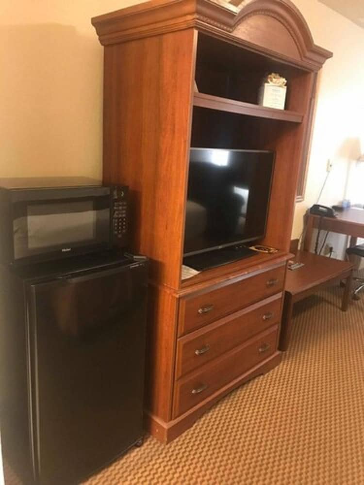 Days Inn by Wyndham Abilene - photo 17