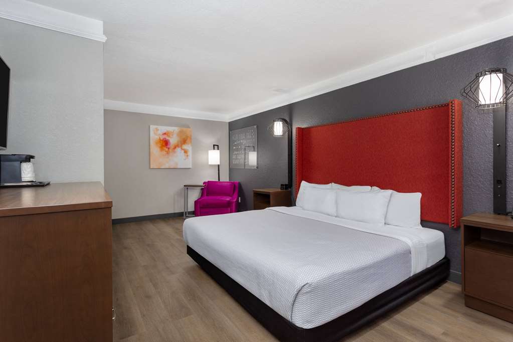 La Quinta Inn by Wyndham Pensacola - photo 24
